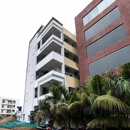 מלון היידראבד Oyo 16606 Iconic Living מראה חיצוני תמונה